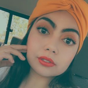 Meet your Posher, Adriana